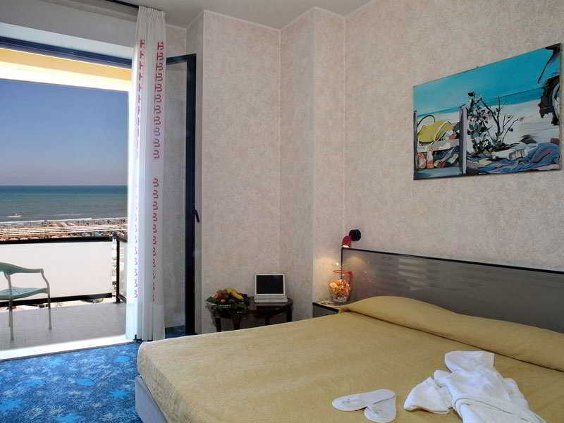 Hotel Boemia Riccione Exterior foto