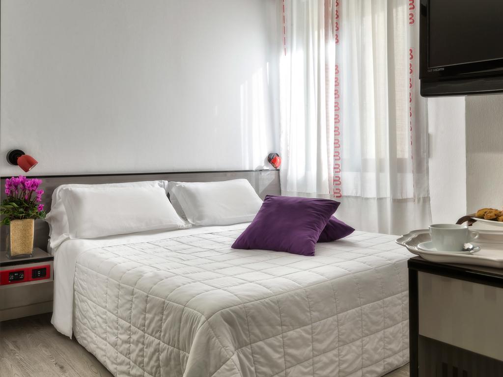 Hotel Boemia Riccione Exterior foto